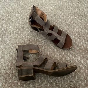STEVE MADDEN gladiator sandals